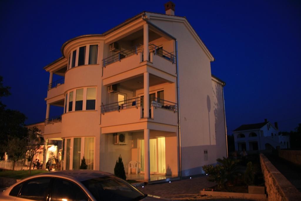 Apartments Kovacic Malinska Exterior photo